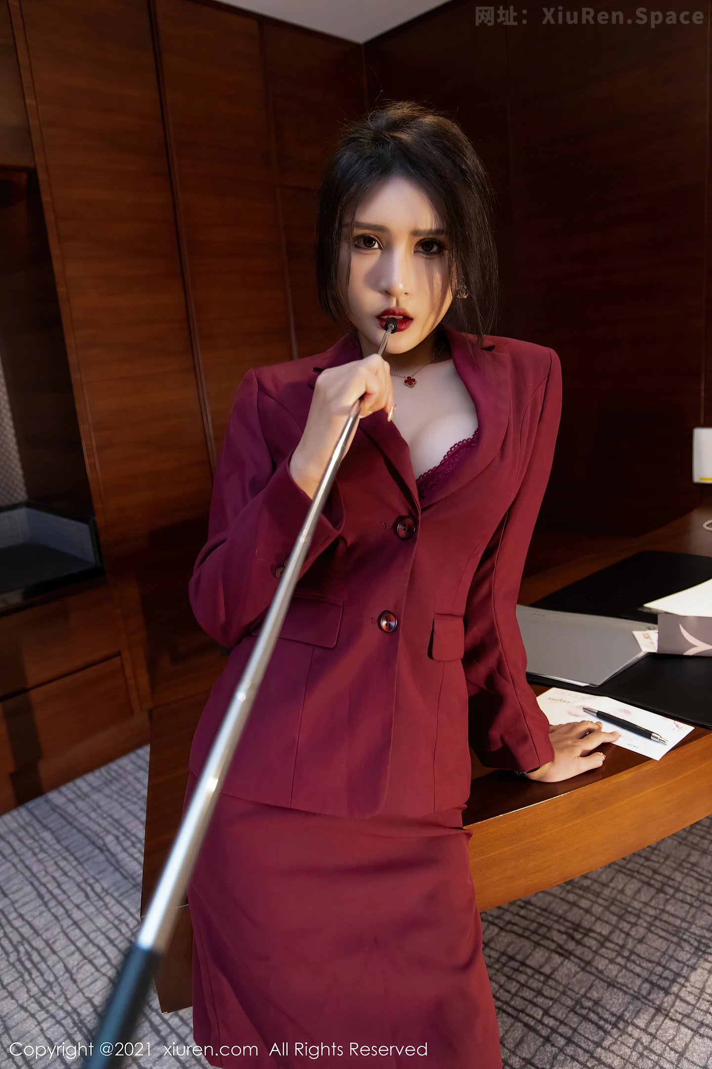 图片[6]-[XiuRen秀人网]VOL.4038 模特Emily尹菲职业装教鞭主题浴池里泡泡浴秀火辣身材诱惑写真70P-秀人网官方网站